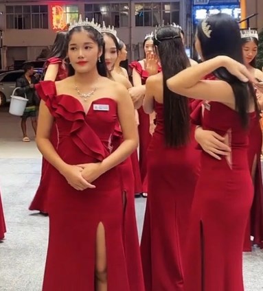 腾龙服饰
